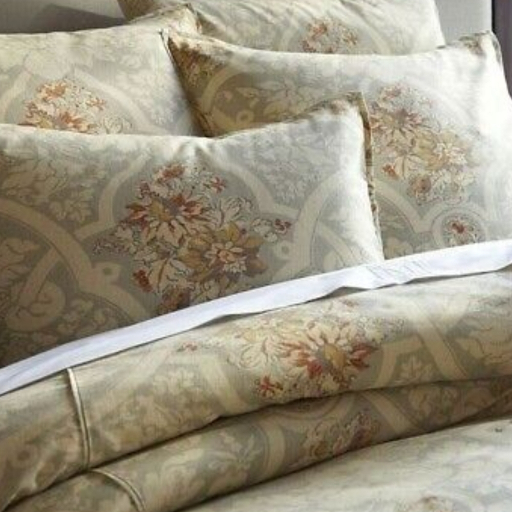 Pottery Barn Camilla Linen Blend Duevt & Shams